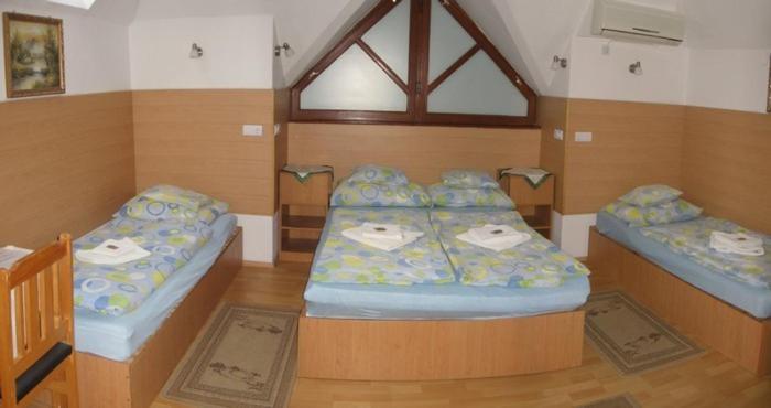 Nadix Panzio Bed and Breakfast Debrecen Kamer foto